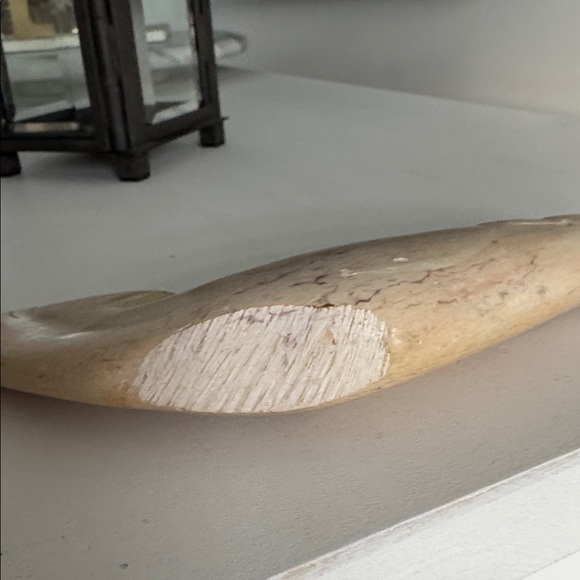 Artisan Hand Carved Vintage Tan Fish Figurines (2) - Picture 7 of 10